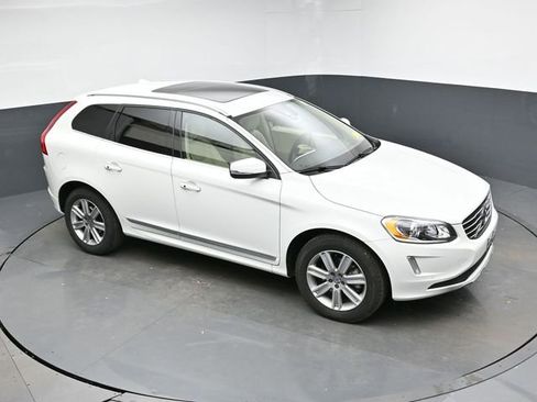 Used 2016 Volvo XC60 T6 w/ Proximity Package image 17