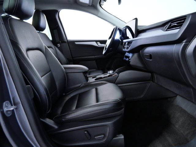 Certified 2025 Ford Escape Platinum AWD/4WD image 11