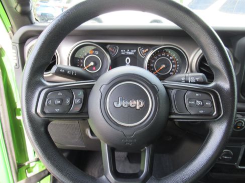Used 2018 Jeep Wrangler Unlimited Sport image 20