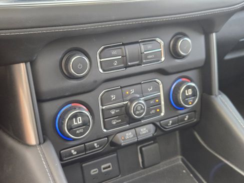 Used 2023 Chevrolet Tahoe Z71 w/ Luxury Package image 21