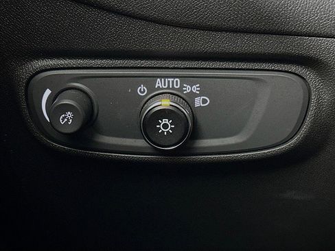 Used 2023 Chevrolet Equinox LT image 10