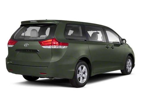 Used 2012 Toyota Sienna XLE AWD/4WD image 2