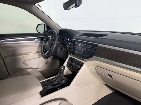 Used 2022 Volkswagen Atlas SE w/ Black Wheel Package image 30