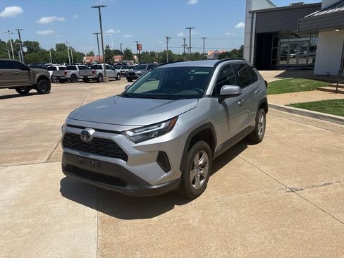 Used 2023 Toyota RAV4 XLE AWD/4WD image 7