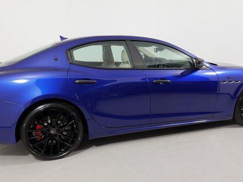 Used 2022 Maserati Ghibli Modena image 12