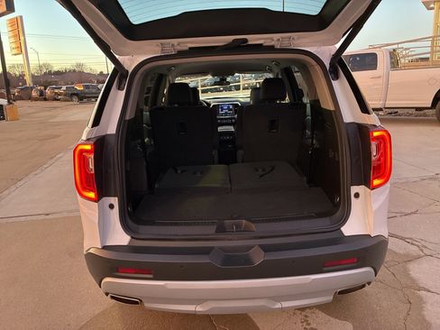 Used 2023 GMC Acadia SLE w/ Driver Convenience Package image 6
