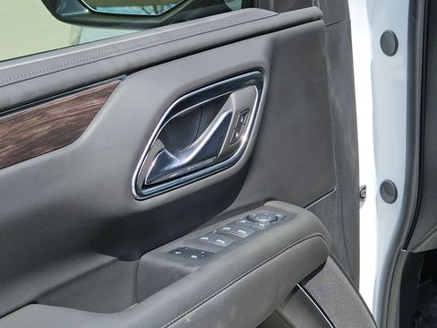 Certified 2024 Chevrolet Tahoe Z71 w/ Luxury Package image 12