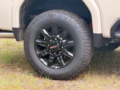 New 2026 GMC Sierra 2500 AT4 w/ AT4 Premium Plus Package AWD/4WD image 14