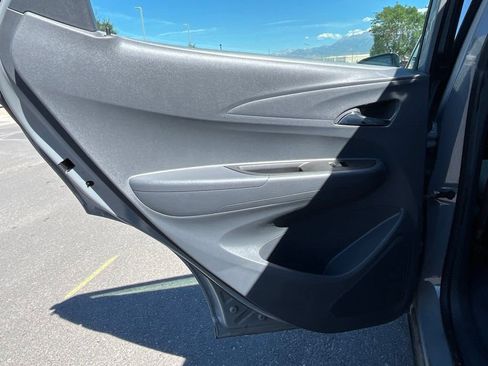 Used 2021 Chevrolet Bolt LT FWD image 21
