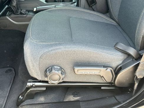 Certified 2025 Jeep Wrangler Unlimited Sahara w/ Safety Group AWD/4WD image 9