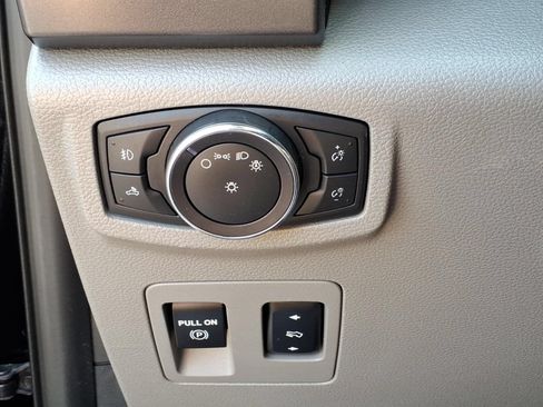 Used 2016 Ford F150 XLT w/ Equipment Group 302A Luxury AWD/4WD image 19