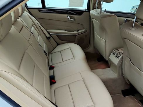 Used 2016 Mercedes-Benz E 350 4MATIC Sedan image 22