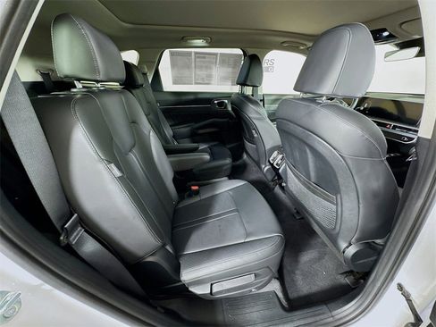 Used 2025 Kia Sorento SX image 29