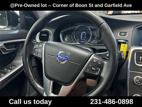 Used 2016 Volvo V60 T5 Cross Country Platinum AWD/4WD image 19