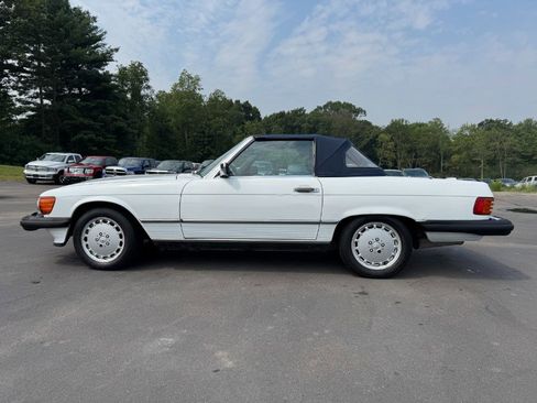 Used 1989 Mercedes-Benz 560 SL image 2