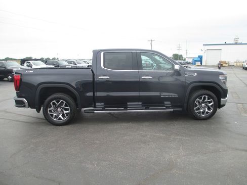 Used 2024 GMC Sierra 1500 SLT w/ SLT Premium Plus Package AWD/4WD image 5