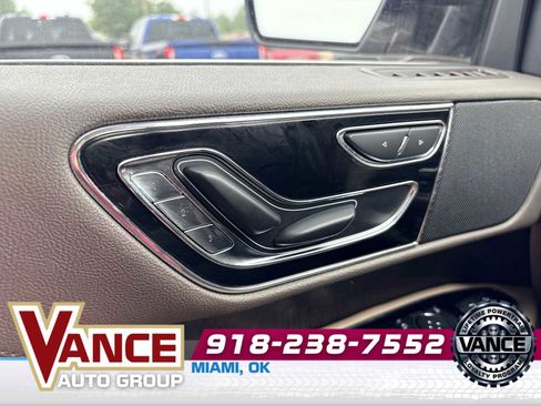 Used 2024 Lincoln Navigator Premiere AWD/4WD image 34