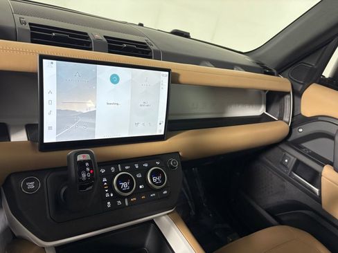 Used 2025 Land Rover Defender 110 S image 18