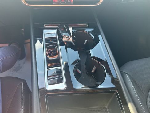 Used 2024 Volkswagen Atlas SE AWD/4WD image 24