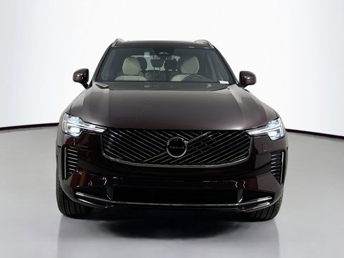 New 2025 Volvo XC90 B6 Core w/ Climate Package image 2