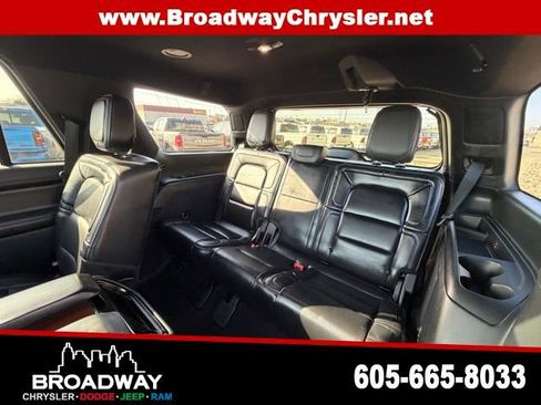 Used 2019 Lincoln Navigator Reserve w/ Cargo Package image 15