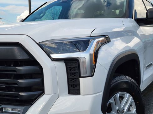 Used 2023 Toyota Tundra SR5 w/ SR5 Convenience Package AWD/4WD image 10