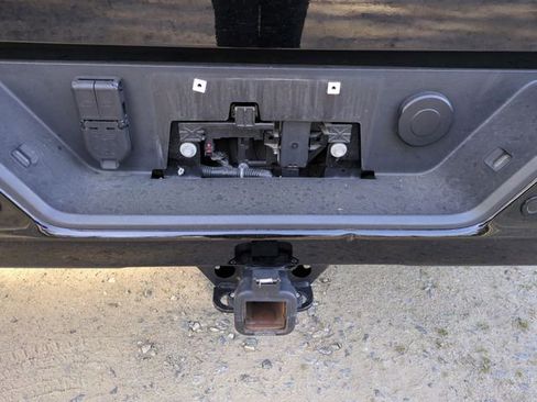 Used 2025 GMC Sierra 1500 AT4 w/ Technology Package image 15