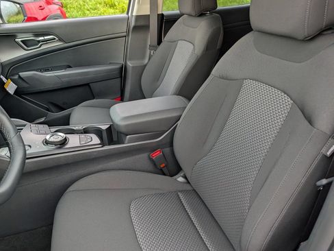 New 2027 Kia Sportage LX FWD image 19