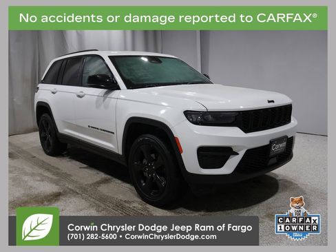 Used 2023 Jeep Grand Cherokee Altitude image 1