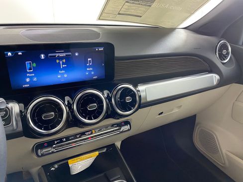 Used 2026 Mercedes-Benz GLB 250 4MATIC image 24