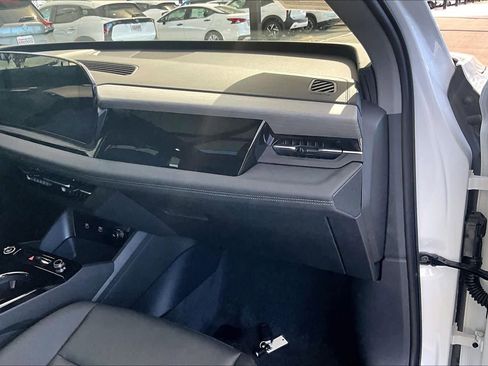 Used 2025 Audi Q6 e-tron Premium w/ Convenience Package image 18