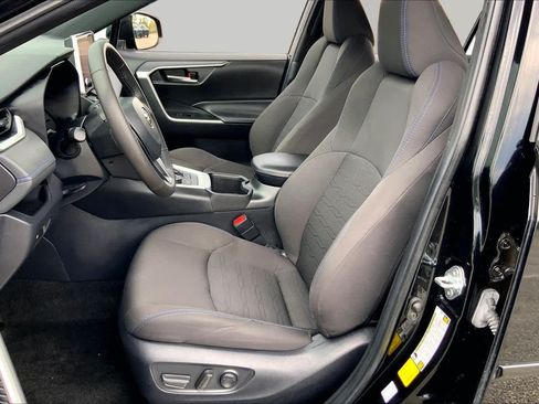 Used 2024 Toyota RAV4 SE AWD/4WD image 8