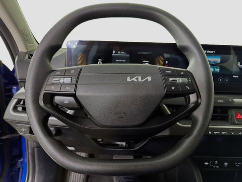Used 2025 Kia K4 FWD image 14