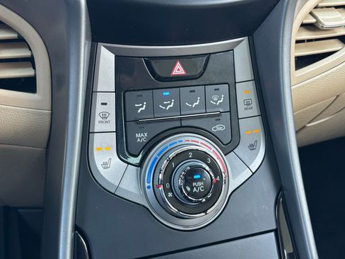 Used 2013 Hyundai Elantra GLS w/ Preferred Pkg FWD image 16