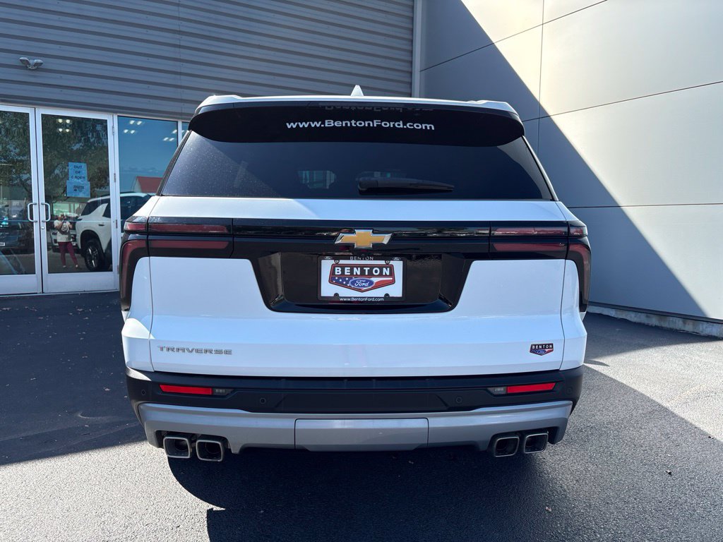 Used 2026 Chevrolet Traverse LT FWD image 7