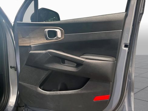 Used 2022 Kia Sorento S w/ Panoramic Sunroof Package AWD/4WD image 23