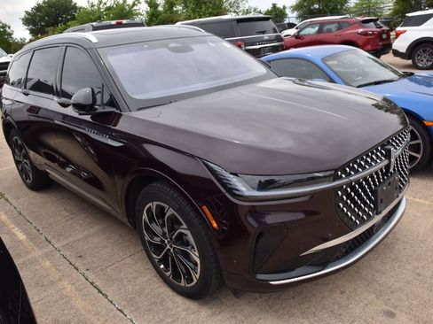 Used 2024 Lincoln Nautilus Reserve w/ Equipment Group 202A image 4