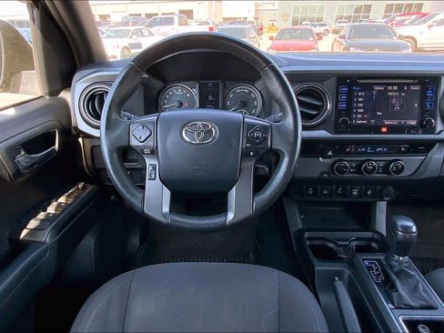 Used 2016 Toyota Tacoma TRD Off-Road image 5