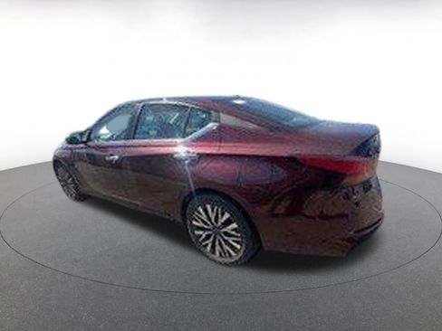 Used 2025 Nissan Altima 2.5 SV image 7