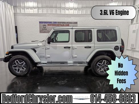 Used 2024 Jeep Wrangler Unlimited Sahara image 1