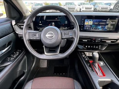 Certified 2025 Nissan Kicks SR image 8
