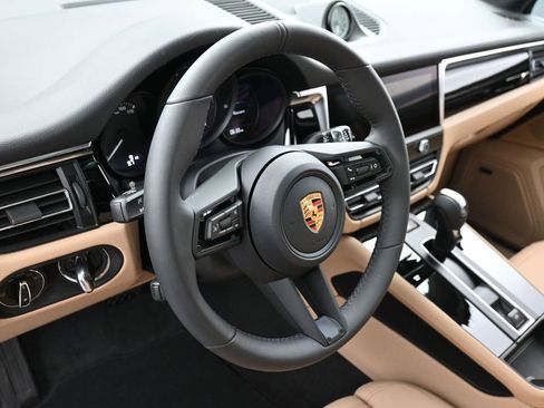 New 2026 Porsche Macan image 17