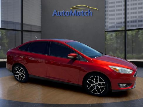 Used 2018 Ford Focus SEL FWD image 14