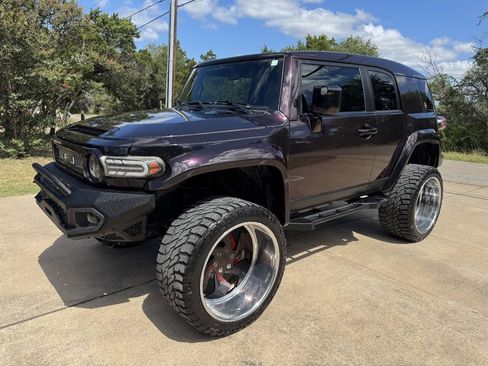 Used 2007 Toyota FJ Cruiser 2WD w/ Convenience Pkg image 6