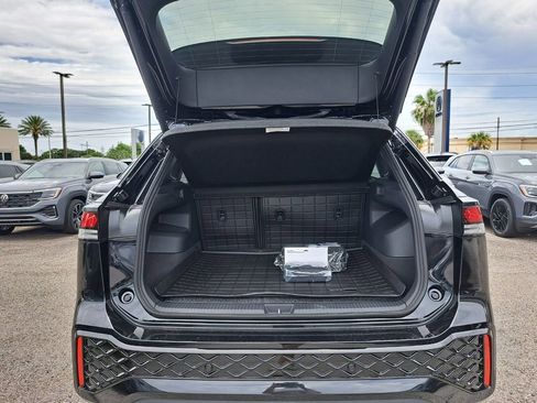 New 2026 Volkswagen Tiguan SE R-Line FWD image 23