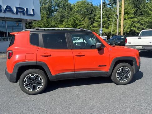 Used 2015 Jeep Renegade Trailhawk AWD/4WD image 2