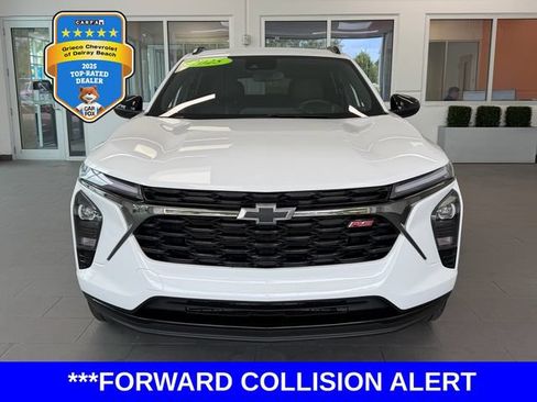 Certified 2025 Chevrolet Trax RS w/ Driver Confidence Package FWD image 2