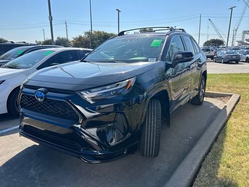 Used 2023 Toyota RAV4 SE w/ Weather & Moonroof Package AWD/4WD image 9