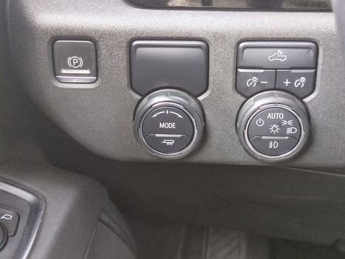 Used 2022 Chevrolet Silverado 1500 RST image 18