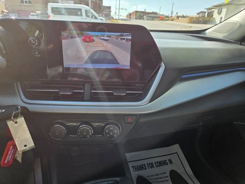 Used 2025 Chevrolet Trax LS image 10